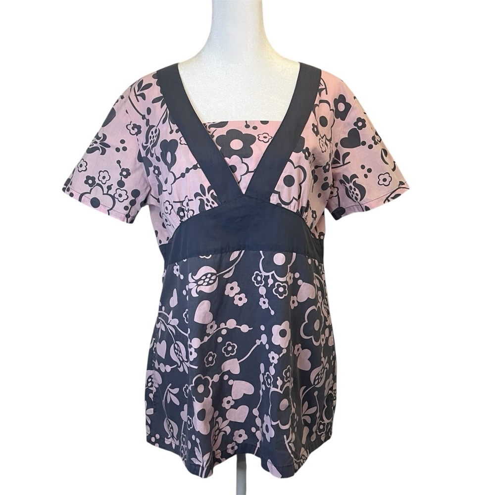 Landau Blush Pink and Grey Heart and Flower Pattern Scrub Top Women Size M